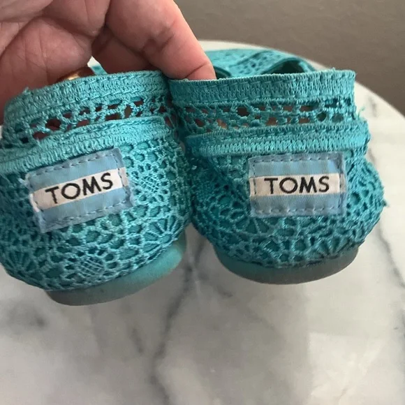 TOMS Turquoise Lace shoes, size 7.5 - Picture 2 of 7